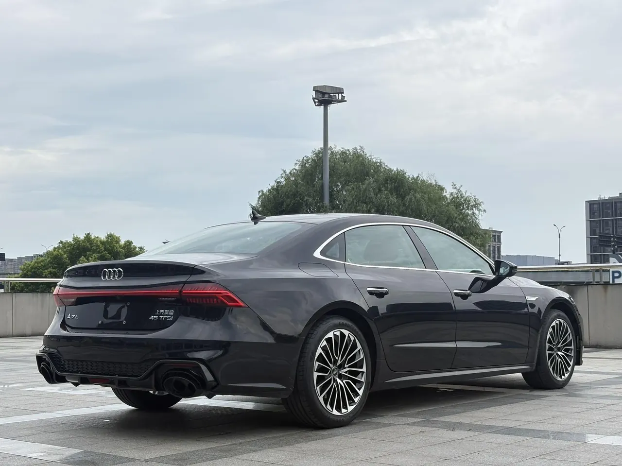 Audi 2024 A7L 2.0TFSI 45TFSI Luxury Automatic 4