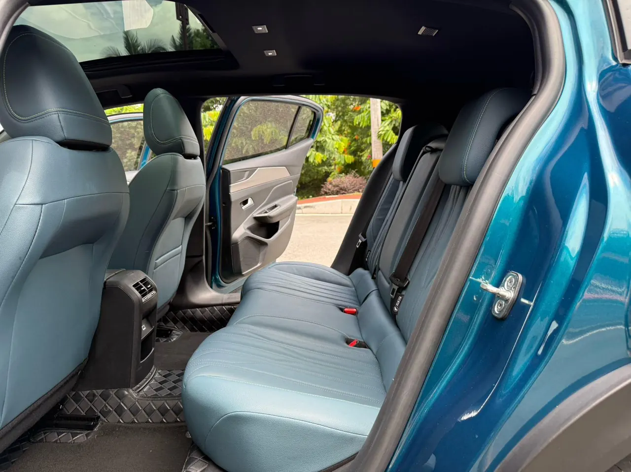 Peugeot 2023 408X 1.6T unbounded automatic gear 6