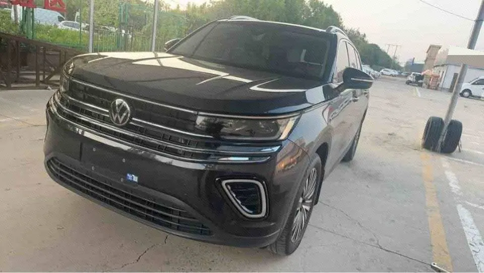打开图片灯箱:Volkswagen 2024 model tour 2.0TSI 330TSI luxury tour all enjoy automatic gear