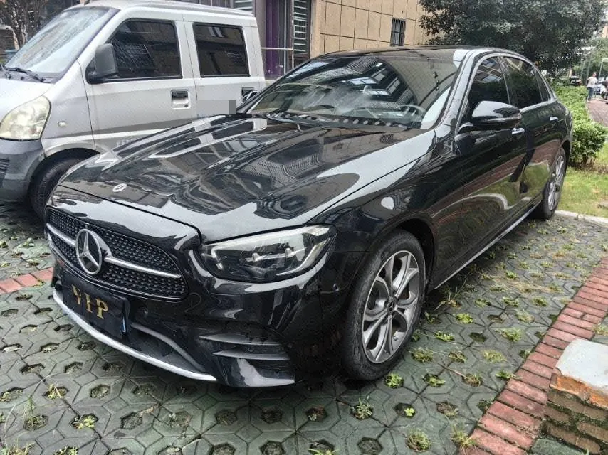 打开图片灯箱:Mercedes Benz E-Class 2023 E 300 L 2.0T Sports Fashion Automatic Gear