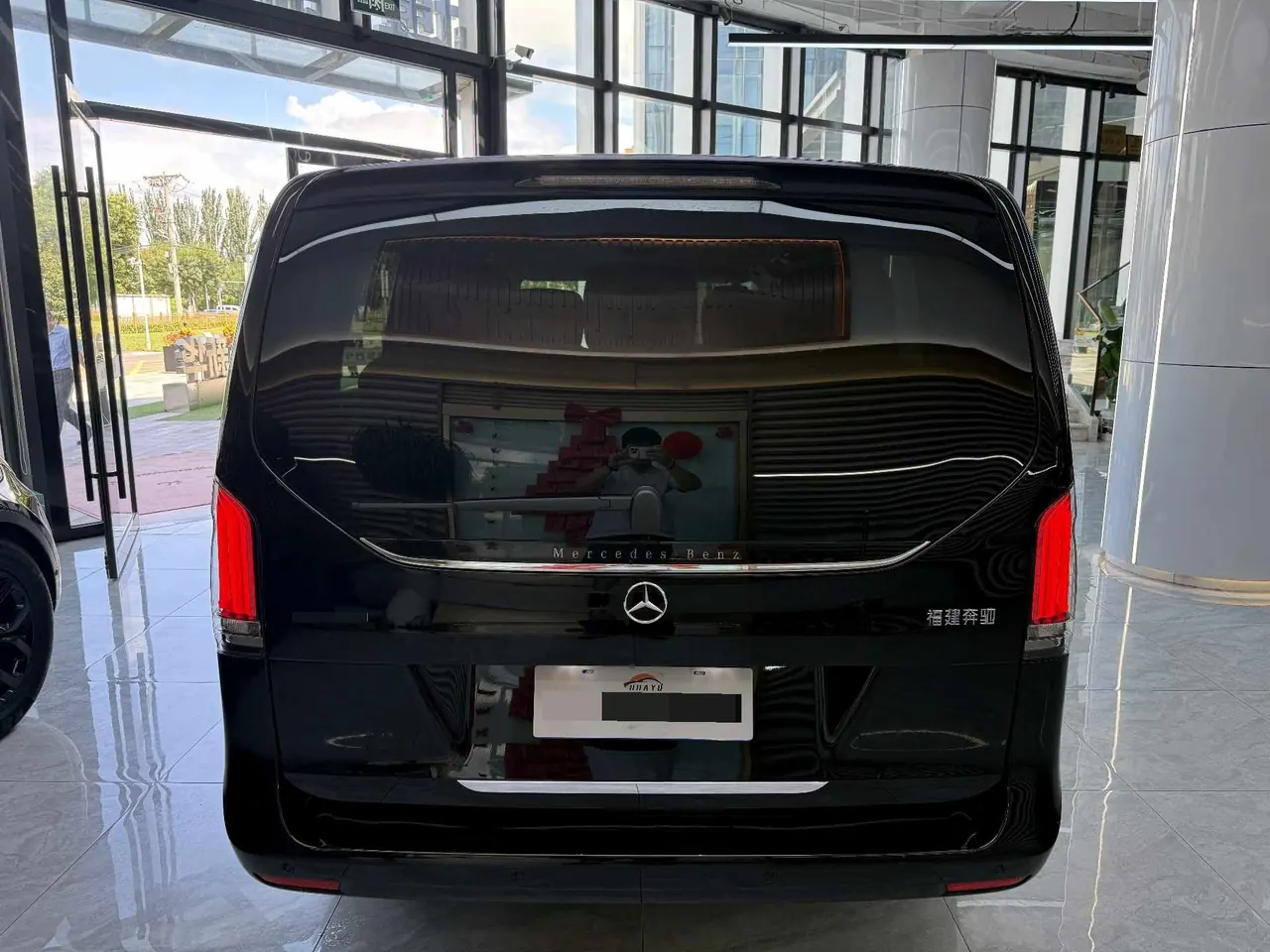 Mercedes Benz Class V 2024V 300 48V 2.0T Pilot Edition Automatic Gear 17