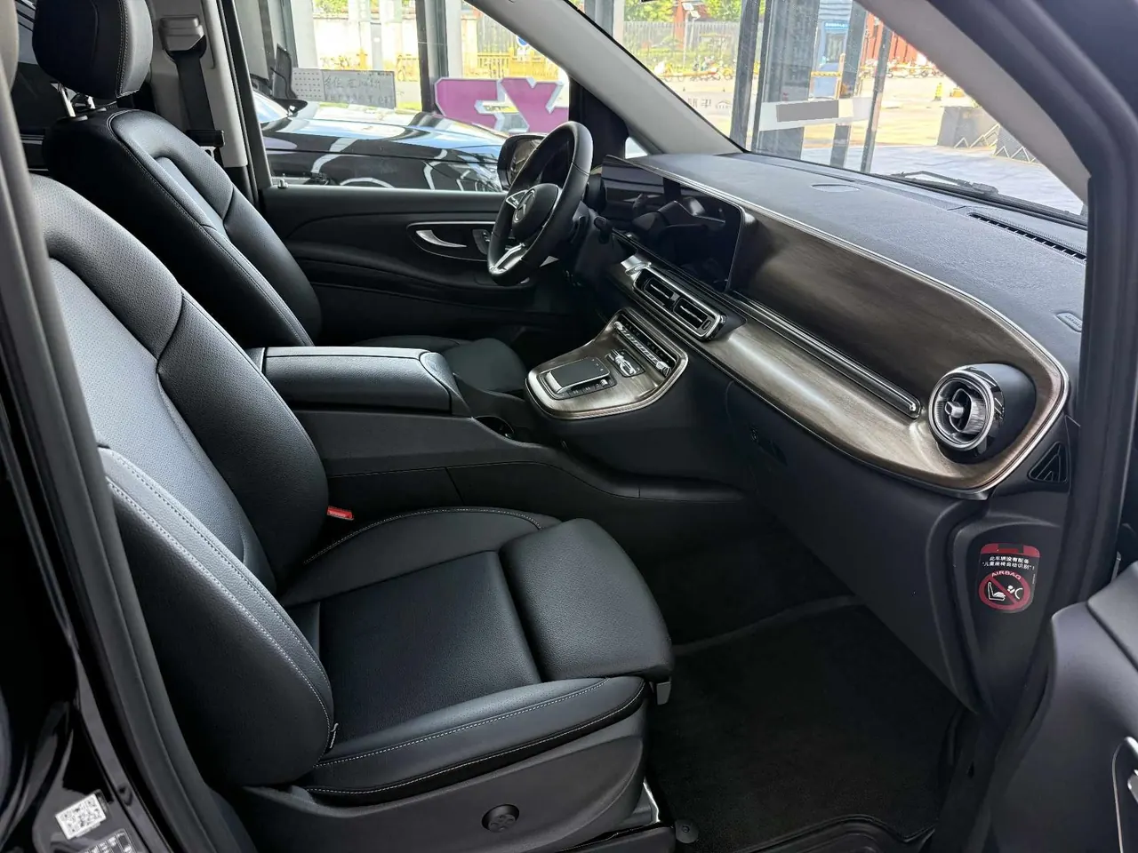 Mercedes Benz Class V 2024V 300 48V 2.0T Pilot Edition Automatic Gear 6