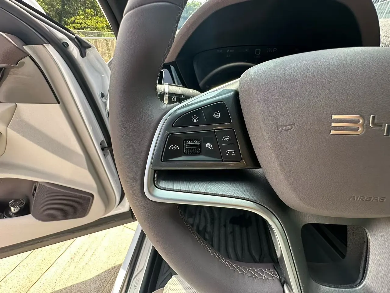 BYD Song PLUS New Energy 2025 Song PLUS DM-i 1.5 Stepless 160KM Flagship Automatic Gear 8