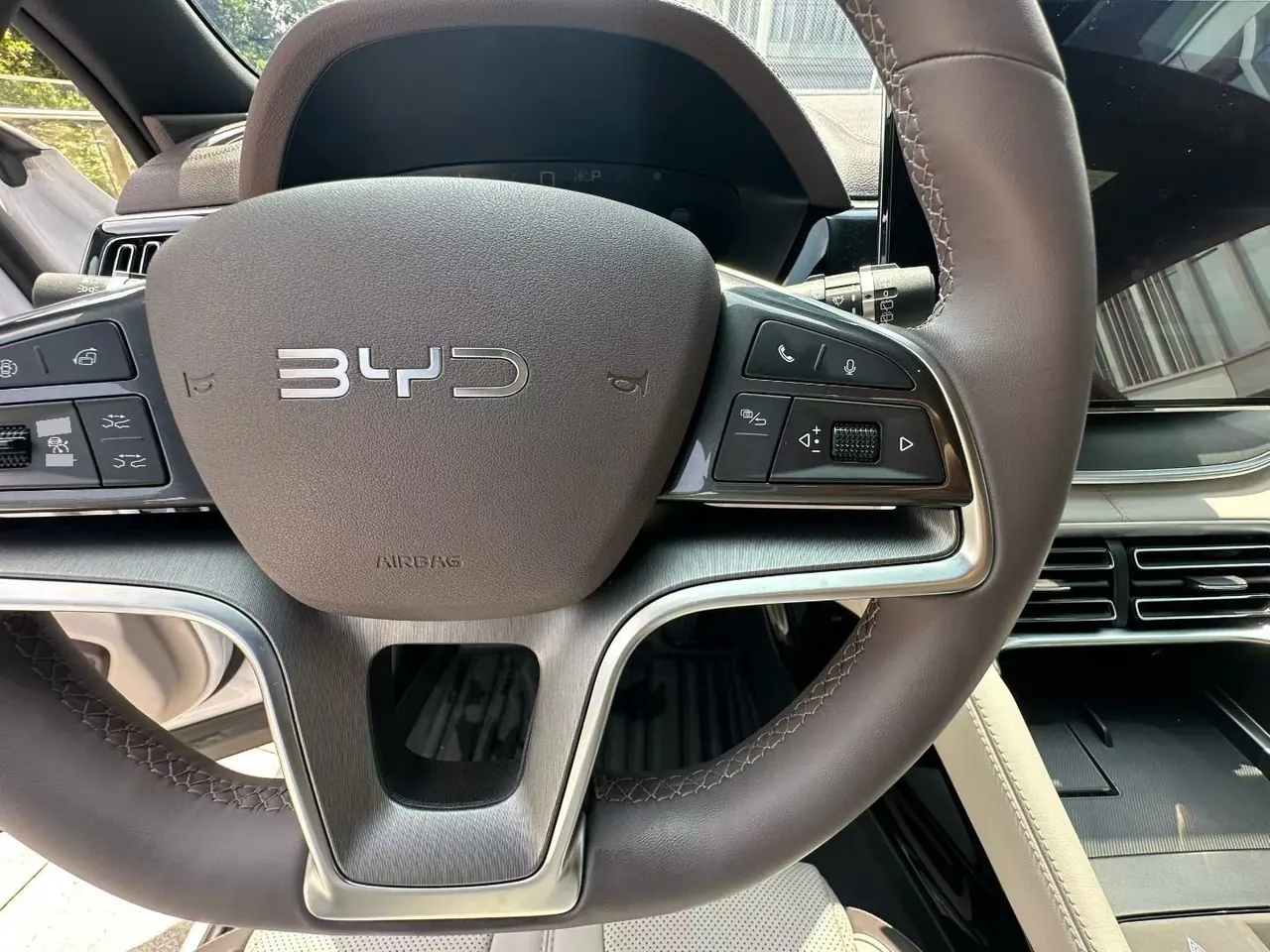 BYD Song PLUS New Energy 2025 Song PLUS DM-i 1.5 Stepless 160KM Flagship Automatic Gear 9