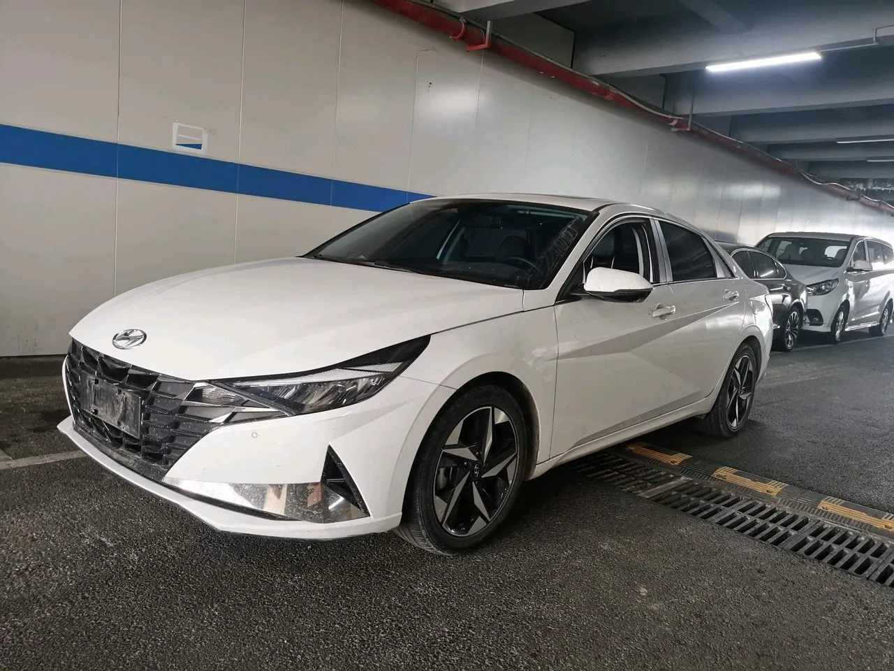 打开图片灯箱:Hyundai 2022 Elantra -3-compartment 1.5 stepless LUX premium automatic gear