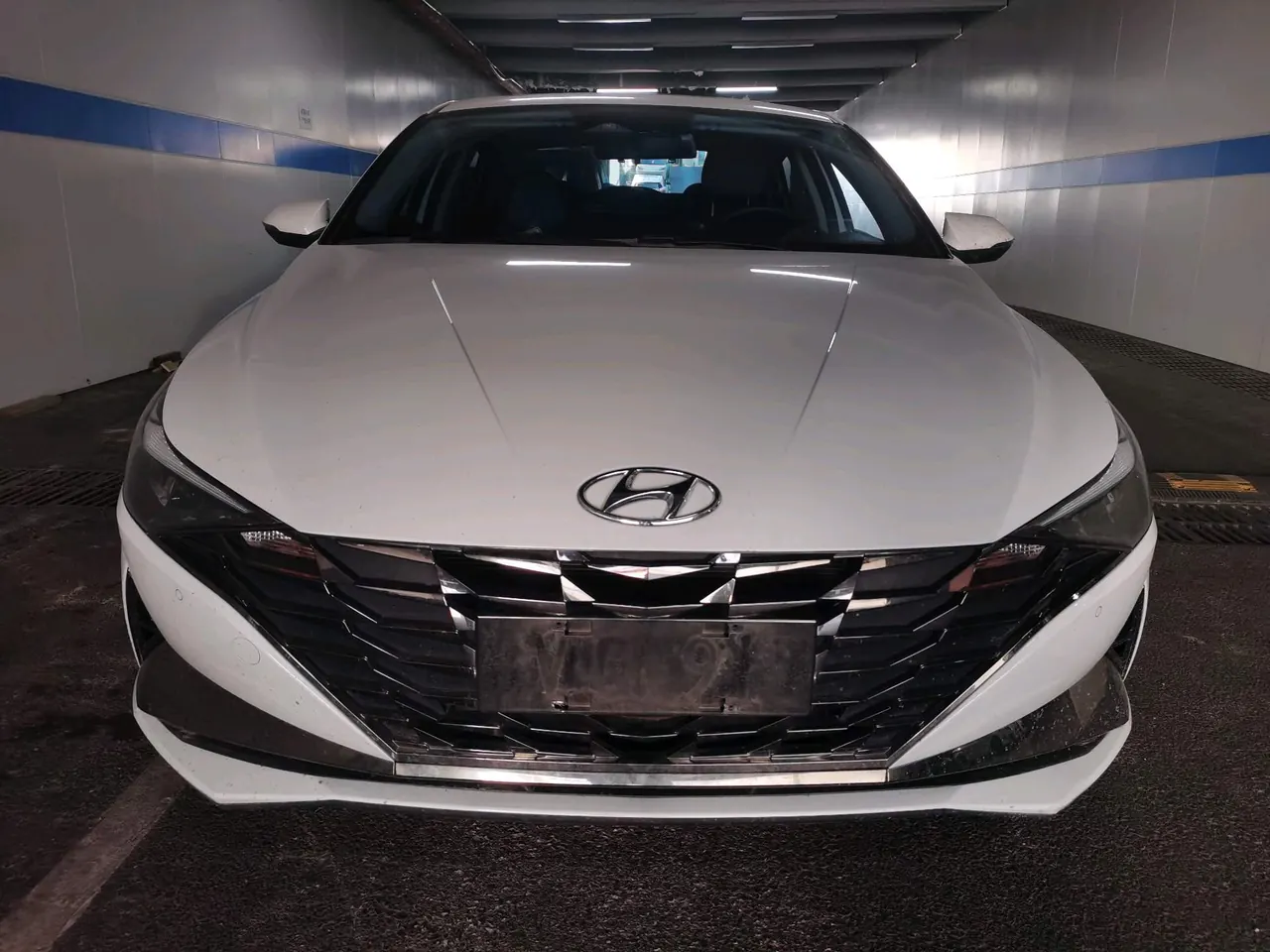 Hyundai 2022 Elantra -3-compartment 1.5 stepless LUX premium automatic gear 2