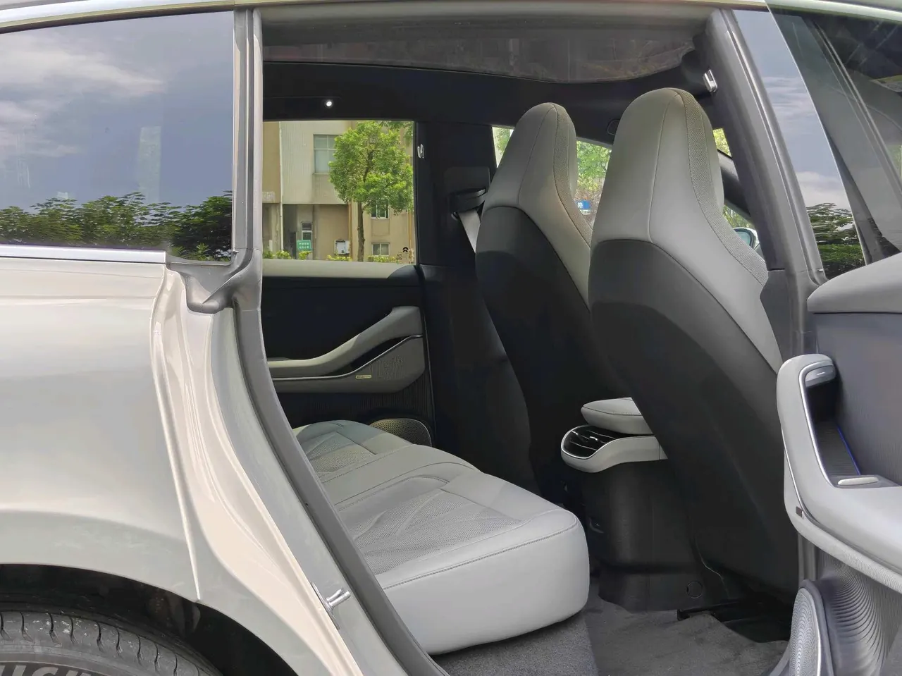 NIO 2025 ET5T 75kWh Touring automatic 10