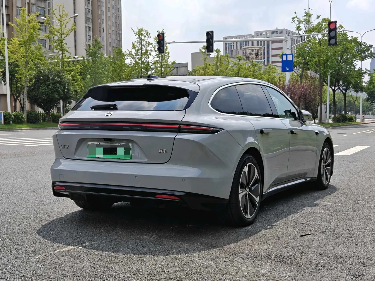 NIO 2025 ET5T 75kWh Touring automatic 14