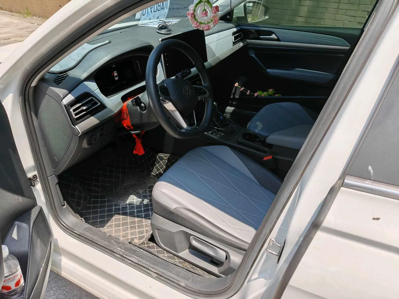 Volkswagen 2024 LaVida 1.5 Star 5 Million Edition Automatic Gear 3