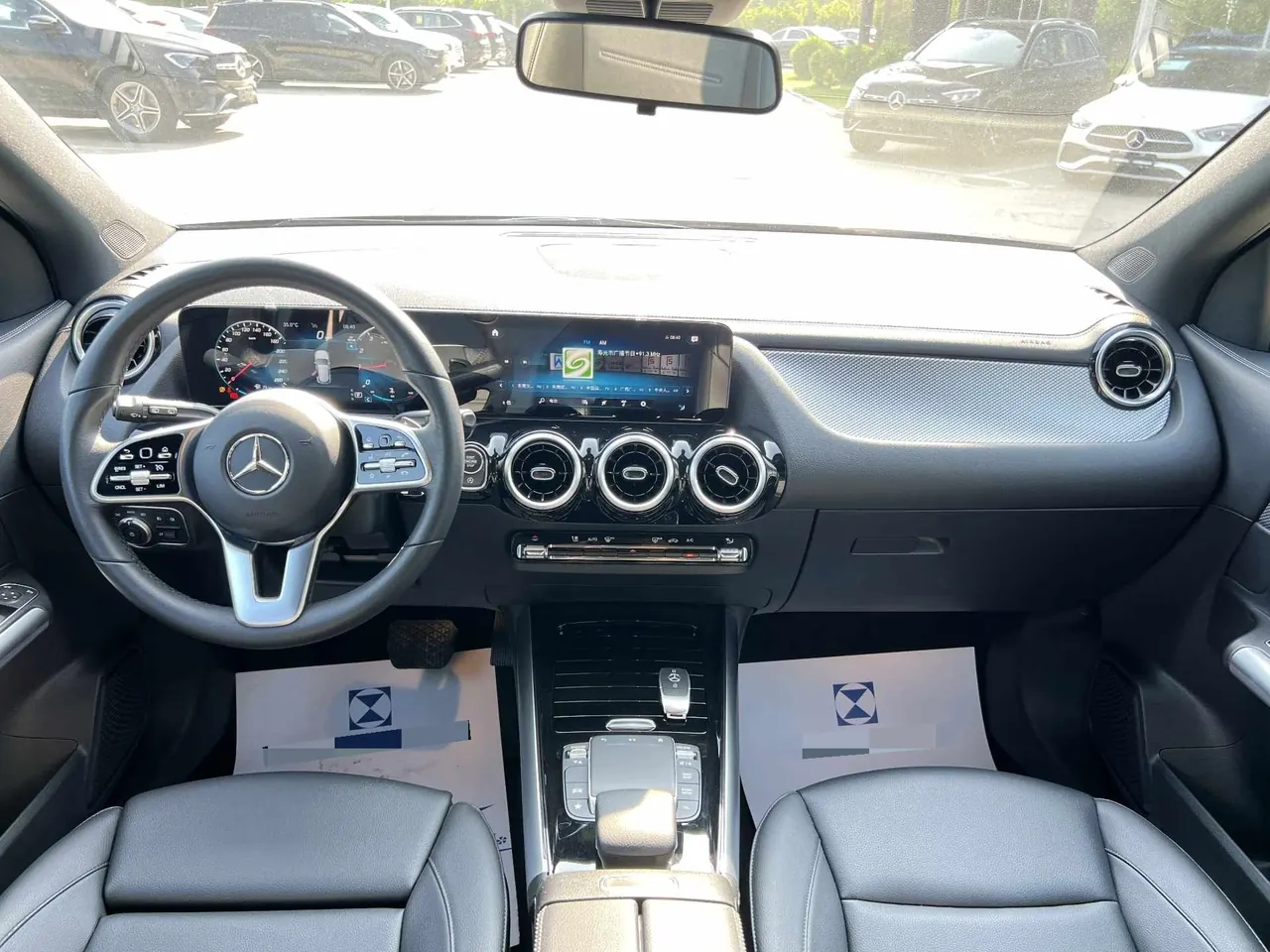 Mercedes Benz 2023 GLA 200 1.3T automatic gear 11