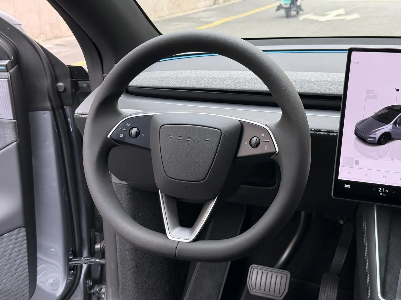 Tesla 2026 Model Y long endurance all-wheel drive version automatic transmission 7