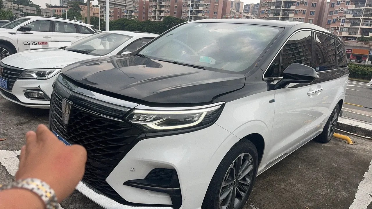 Open image lightbox: Roewe 2021 iMAX8 2.0TGI 400TGI Ultimate Automatic Gear