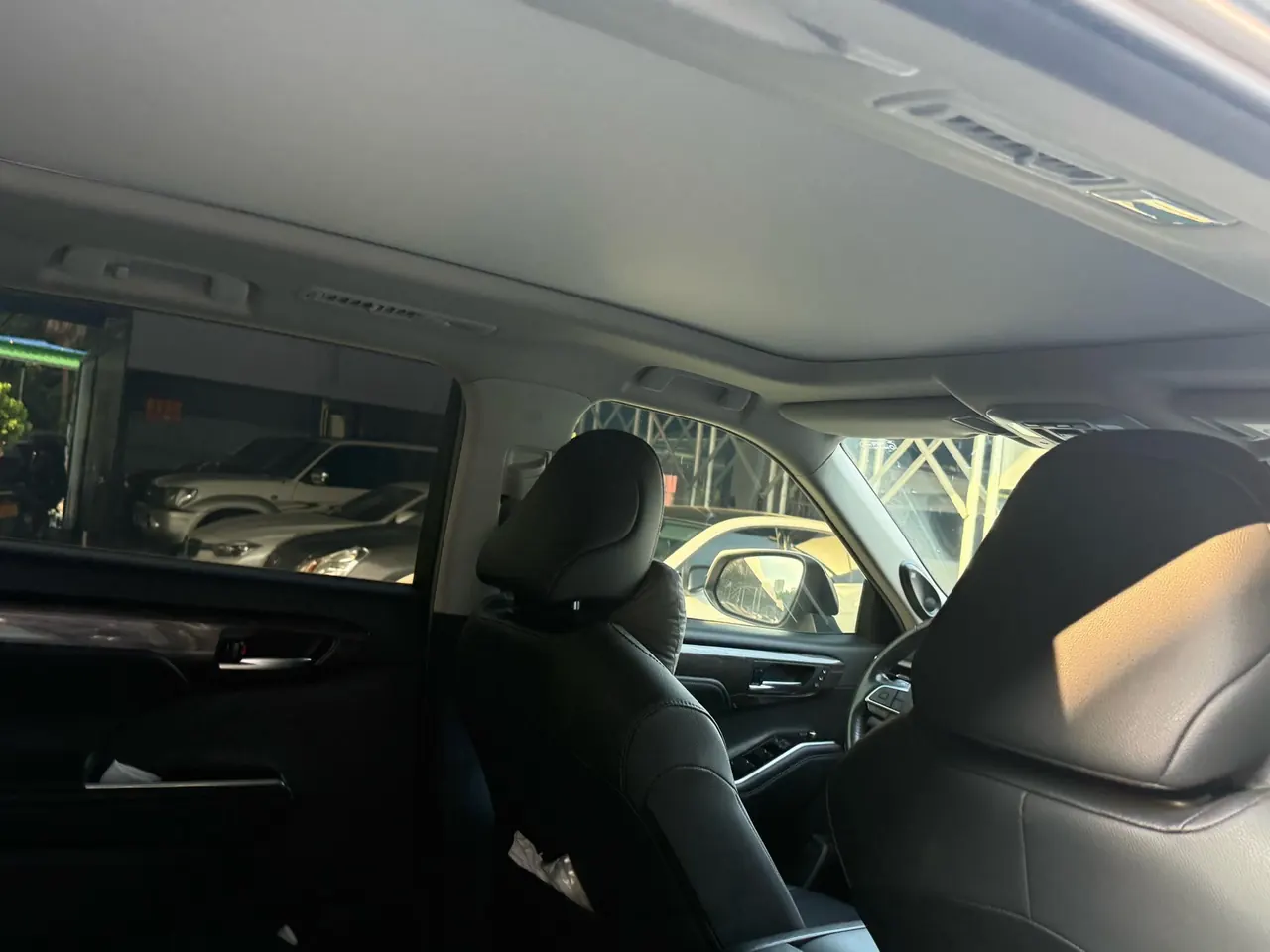 Toyota 2022 Highlander Dual Engine 2.5 Stepless Four-wheel Drive Extreme Edition 7-seat Automatic Gear 6