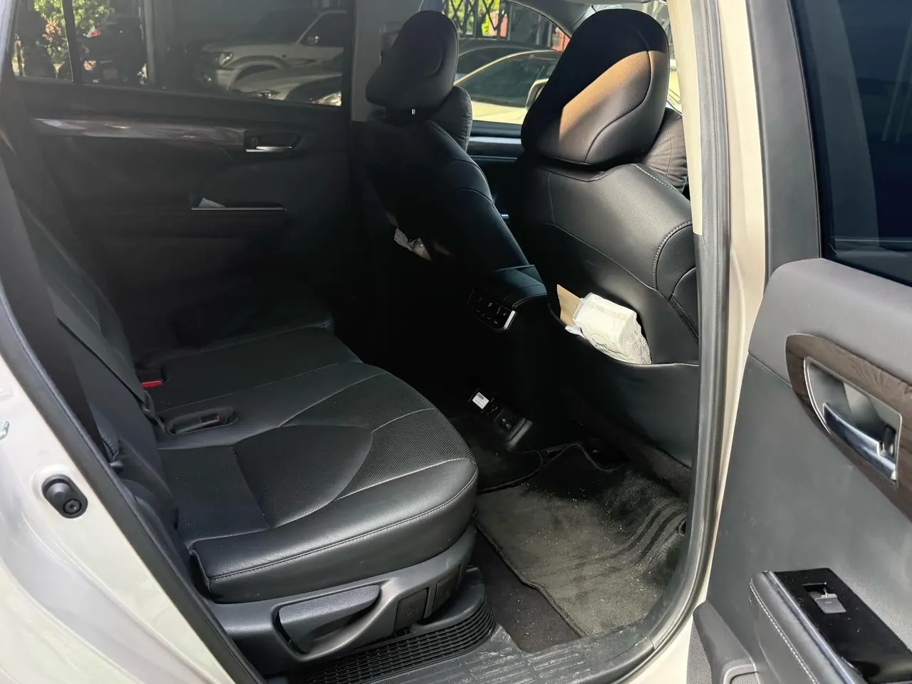 Toyota 2022 Highlander Dual Engine 2.5 Stepless Four-wheel Drive Extreme Edition 7-seat Automatic Gear 7