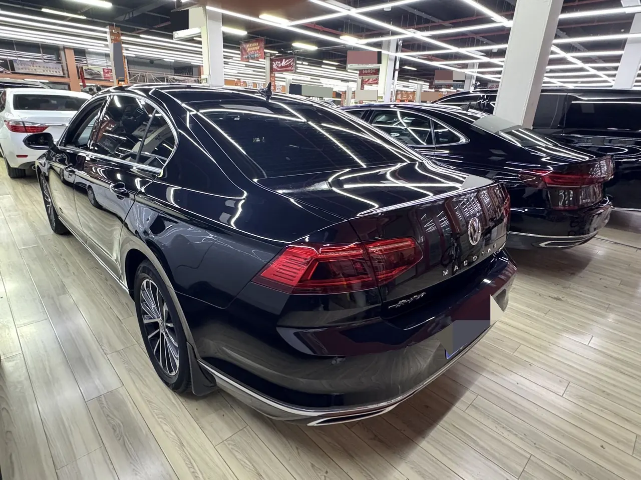 Volkswagen 2020 Magotan 2.0TSI 330TSI luxury automatic transmission 3