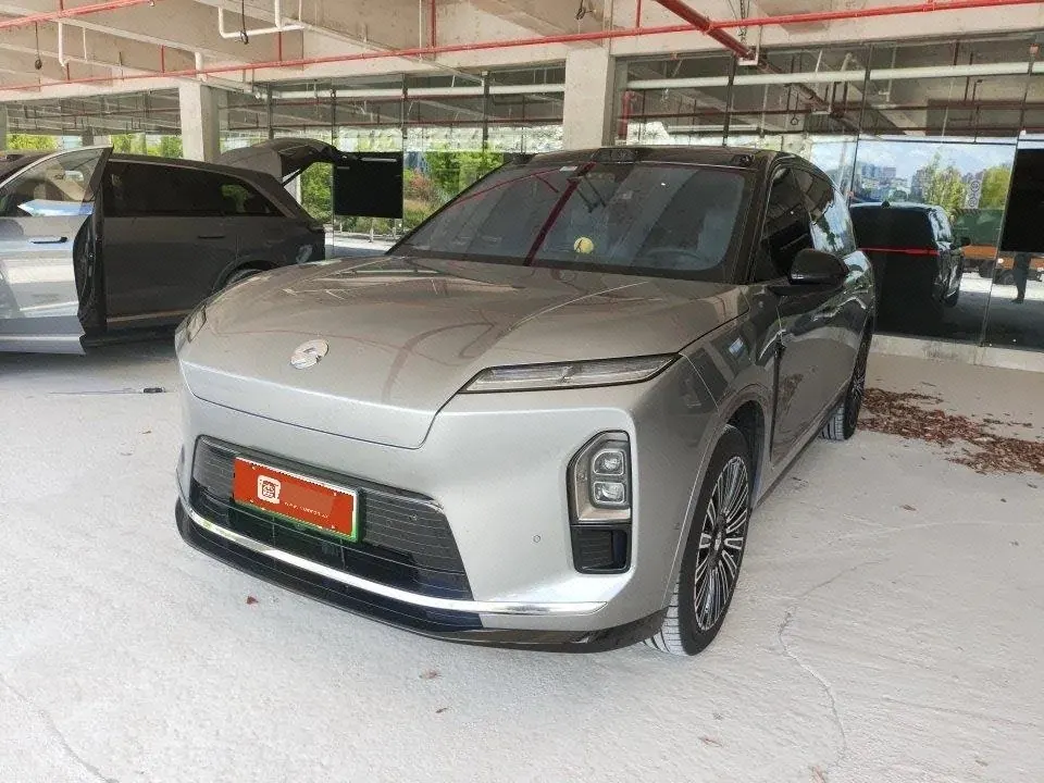 Open image lightbox: NIO 2026 ES8 6-seat executive deluxe automatic gear