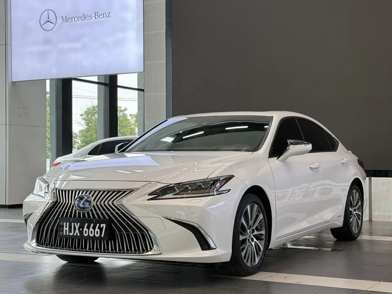 Open image lightbox: Lexus ES (Imported) 2020 ES300h 2.5 Stepless Intelligence Hybrid Special Limited Edition Automatic Gear
