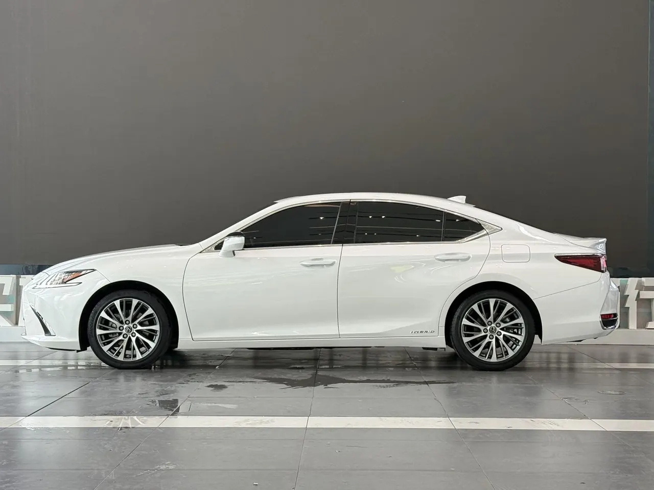 Lexus ES (Imported) 2020 ES300h 2.5 Stepless Intelligence Hybrid Special Limited Edition Automatic Gear 3