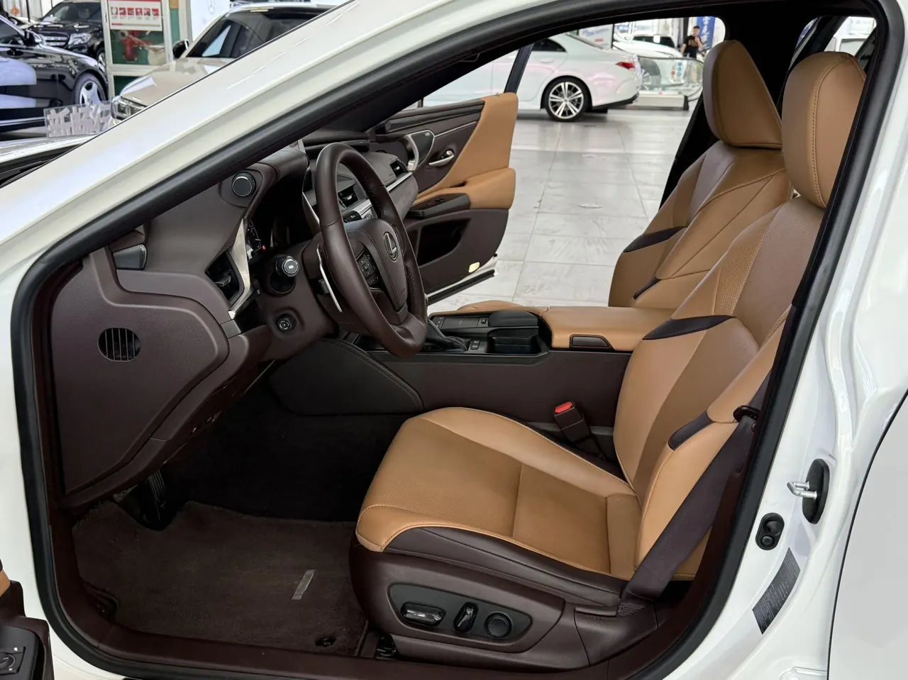 Lexus ES (Imported) 2020 ES300h 2.5 Stepless Intelligence Hybrid Special Limited Edition Automatic Gear 5