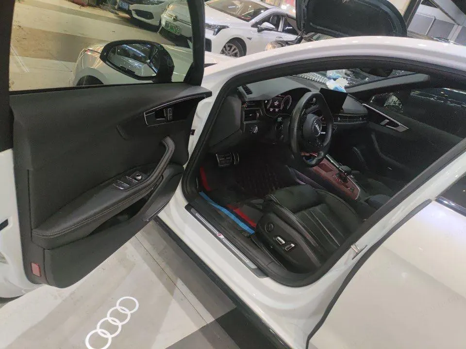 Audi 2023 A4L 2.0TFSI 40TFSI Fashion Dynamic Automatic 6