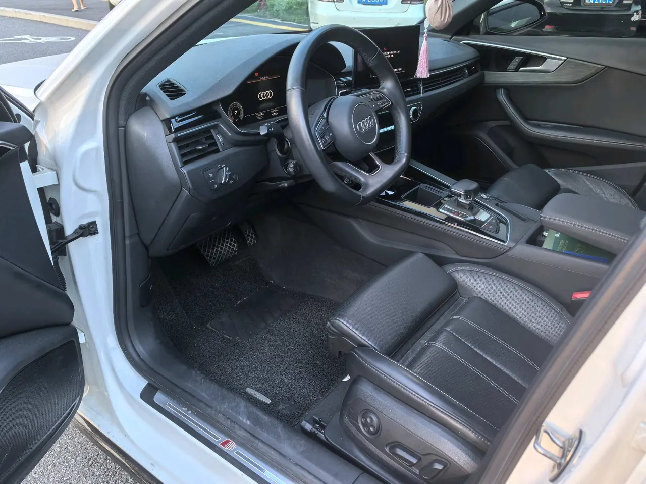 Audi 2023 A4L 2.0TFSI 40TFSI Deluxe Dynamic Automatic 3