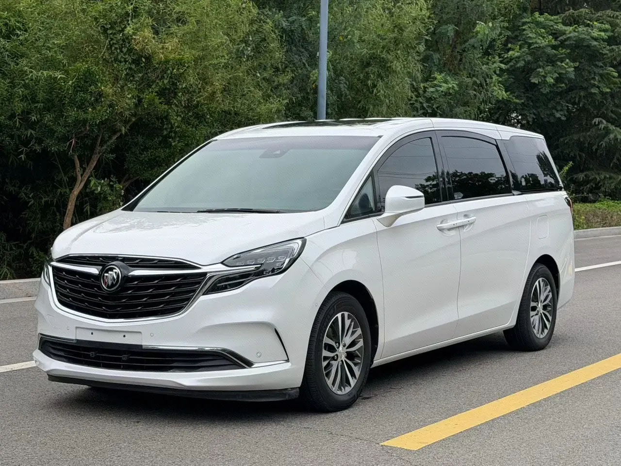 Open image lightbox: Buick 2022 GL8 ES Lu Zun 2.0T 653T Exclusive Automatic Gear