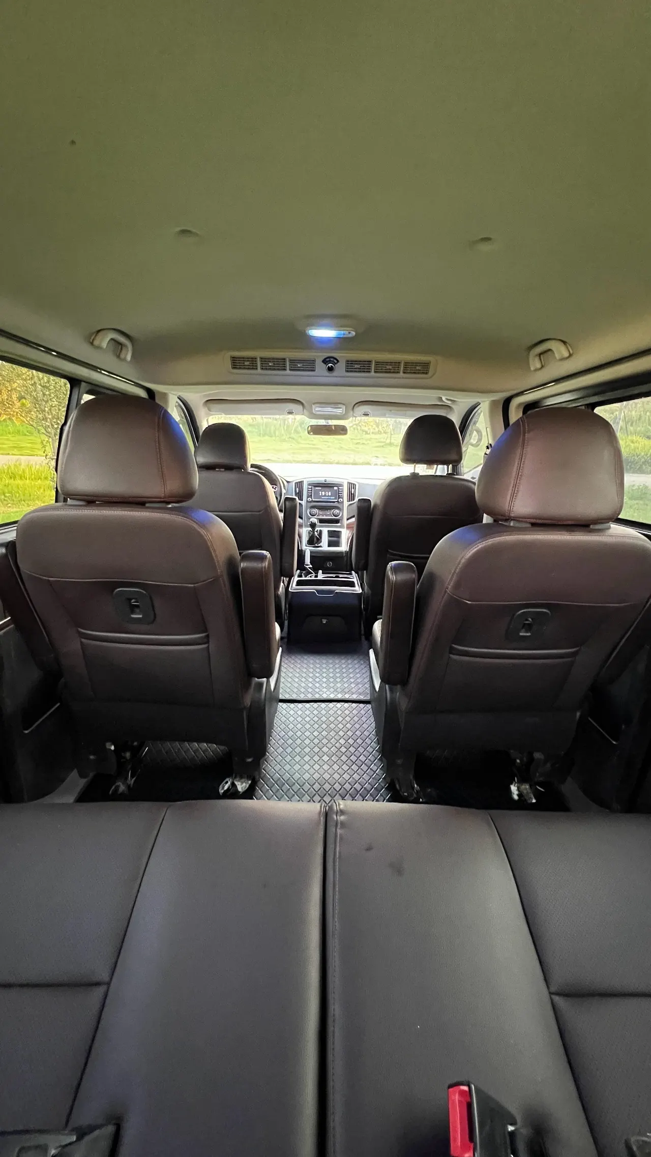 The popular Lingzhi PLUS 2022 Lingzhi PLUS 2.0 Travel Edition Elite 7-seat Manual 13
