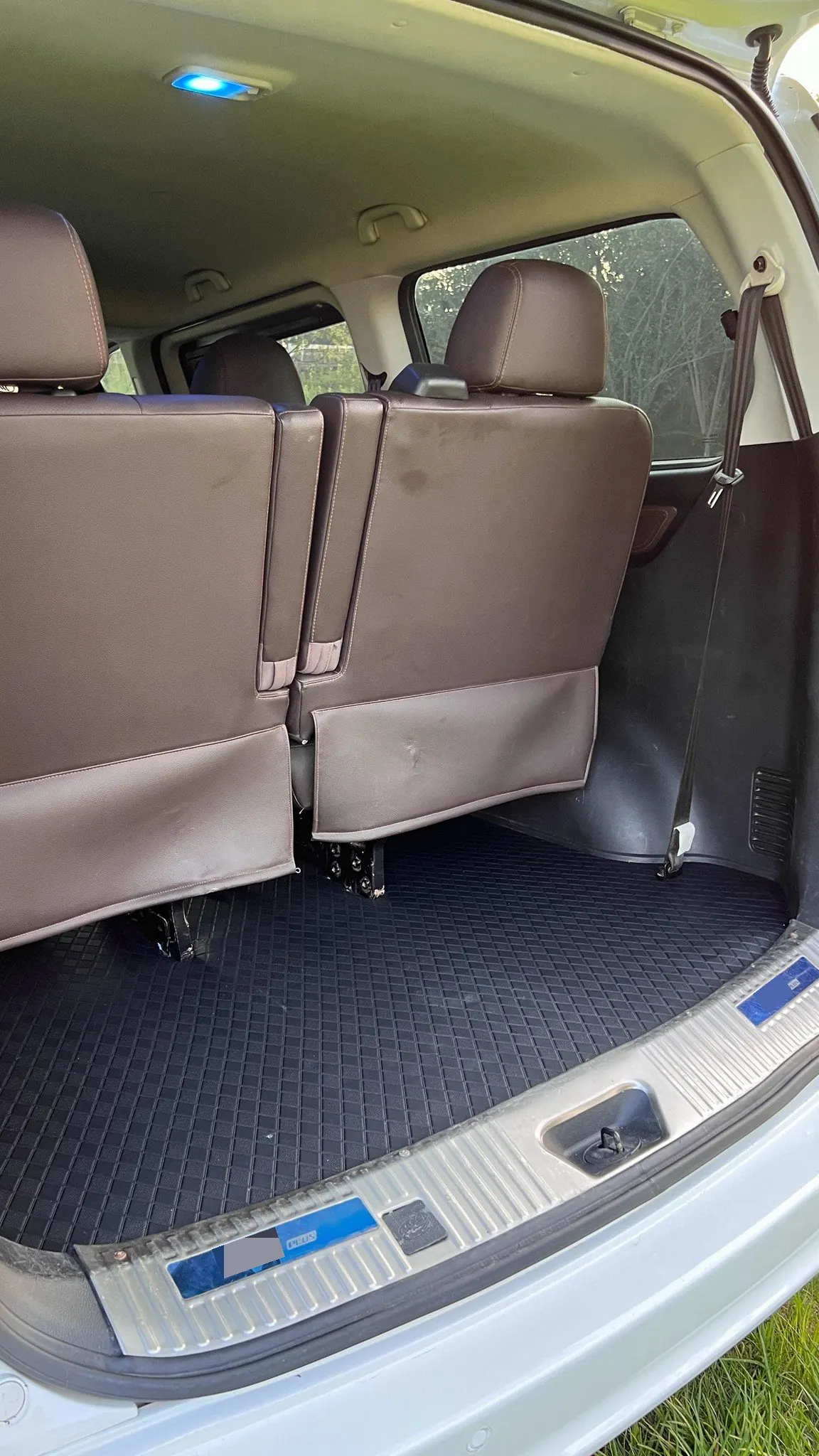 The popular Lingzhi PLUS 2022 Lingzhi PLUS 2.0 Travel Edition Elite 7-seat Manual 16