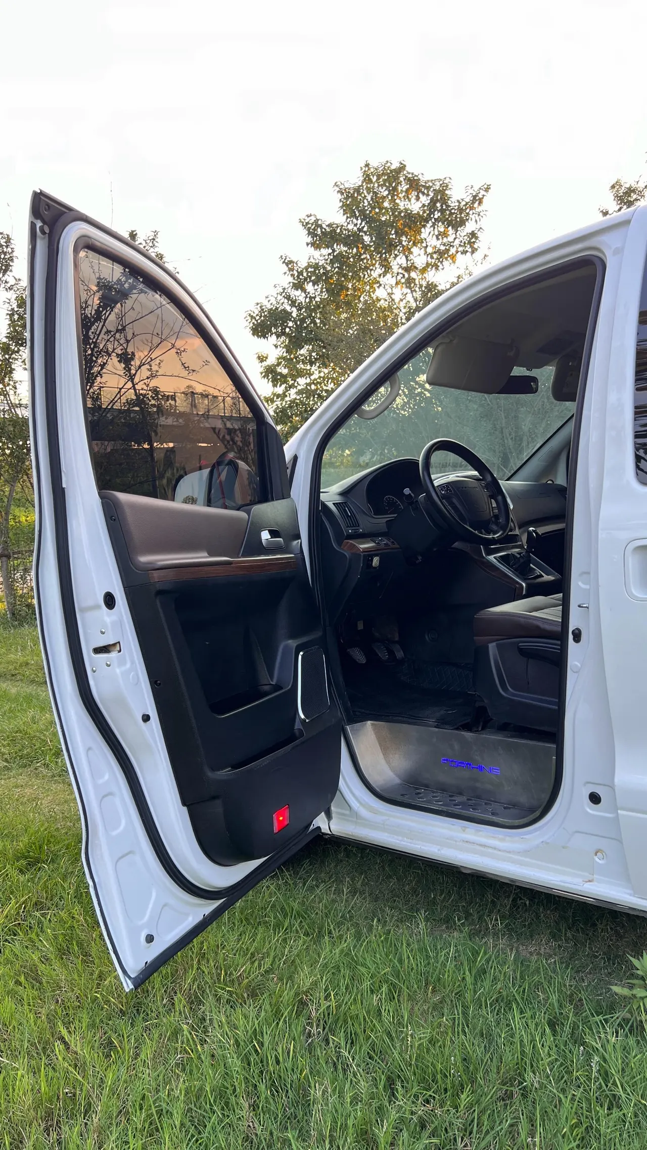 The popular Lingzhi PLUS 2022 Lingzhi PLUS 2.0 Travel Edition Elite 7-seat Manual 5