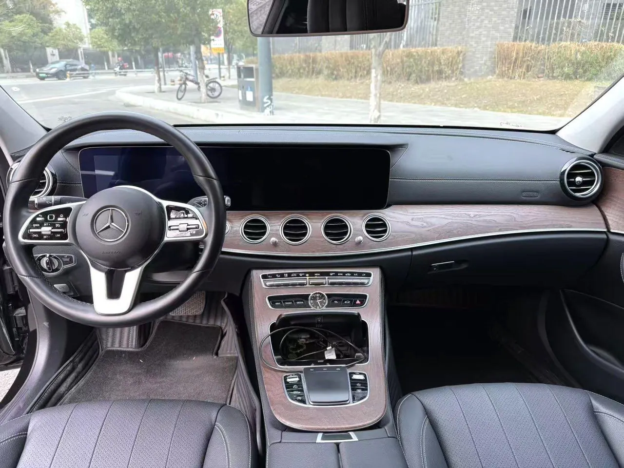 Mercedes Benz E Class 2020 E 300 L 2.0T Luxury Automatic Gear 4