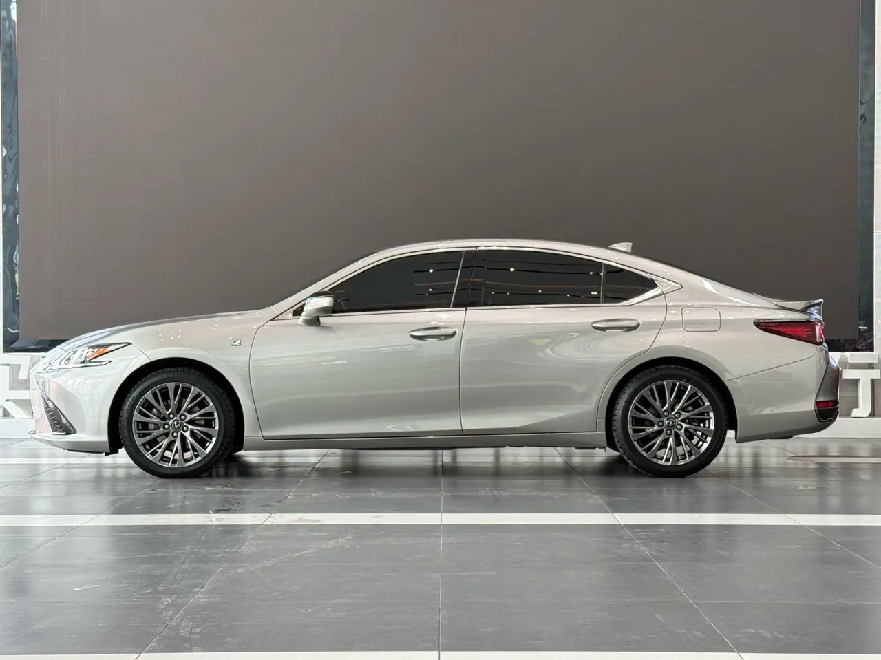 Lexus ES (Imported) 2020 ES260 F SPORT 2.5 Automatic Gear 3