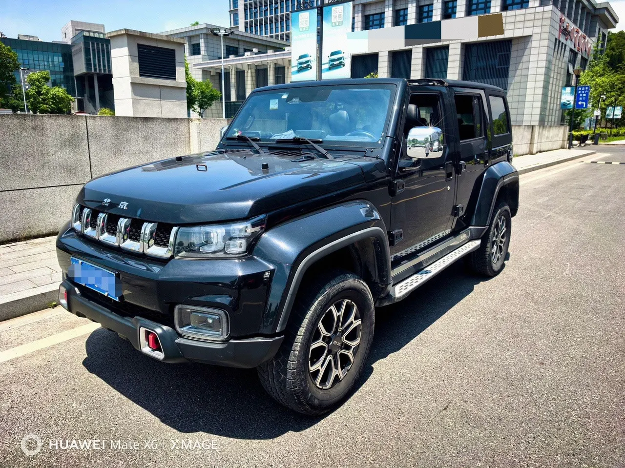 打开图片灯箱:Beijing 2021 BJ40 2.0T Four-wheel Drive Ring Tower Champion Edition Automatic Gear