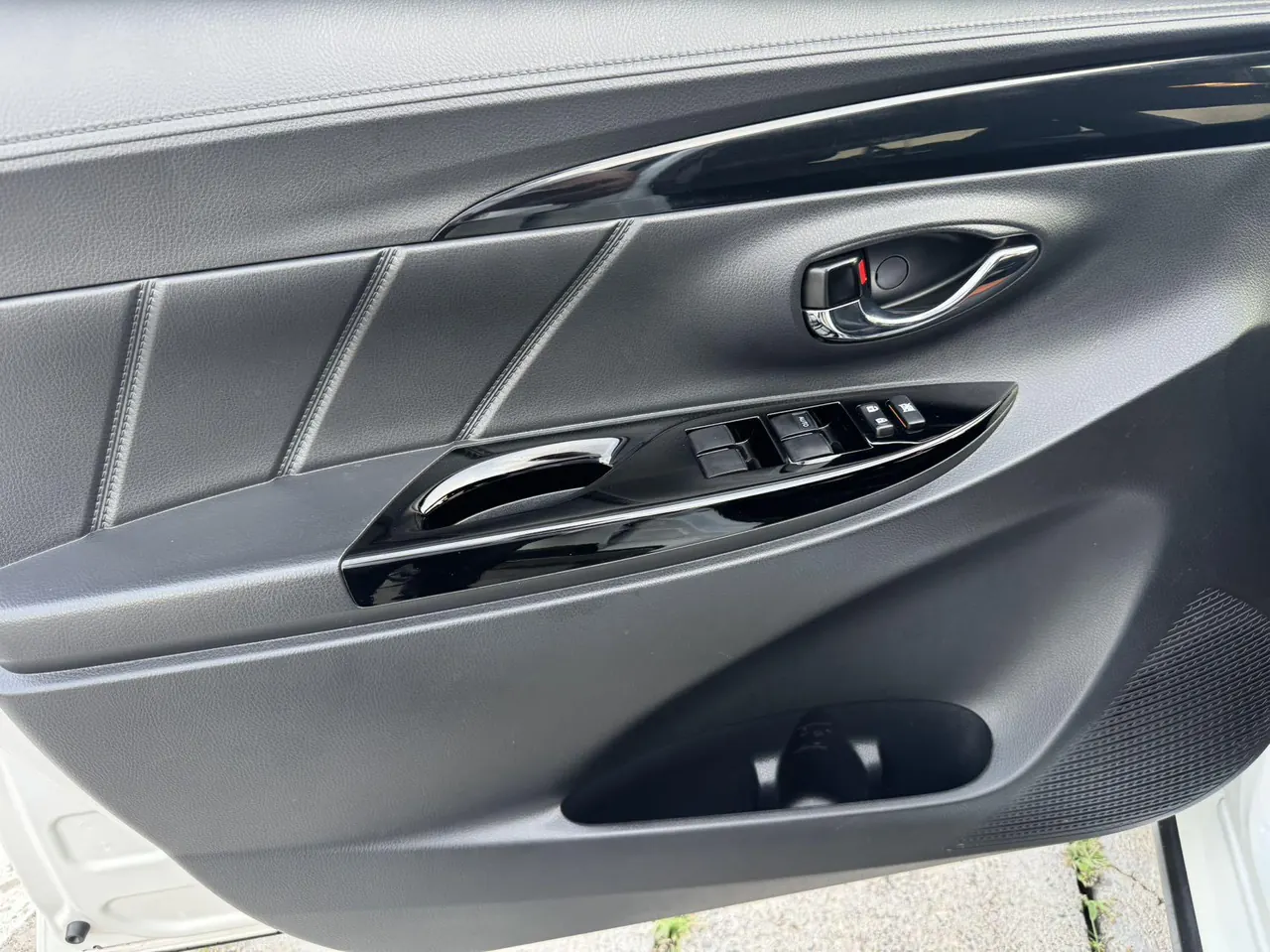 Toyota yaris 2022 YARiS L to dazzle 1.5 stepless luxury PLUS version of automatic gear 3
