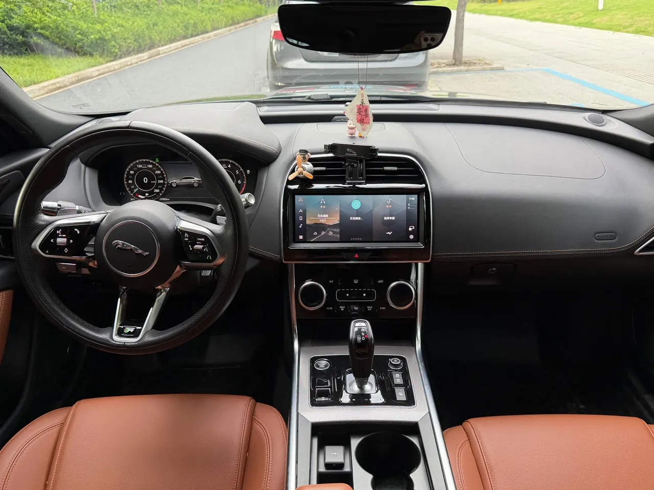 Jaguar 2022 XEL 2.0T 250PS R-DYNAMIC S Enterprising Sports Edition Automatic Gear 4