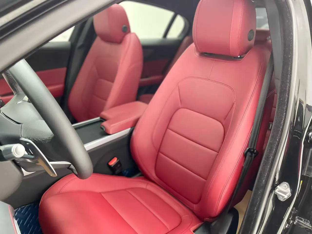 Jaguar 2021 XEL 2.0T 250PS S Enterprising and Elegant Automatic Gear 3