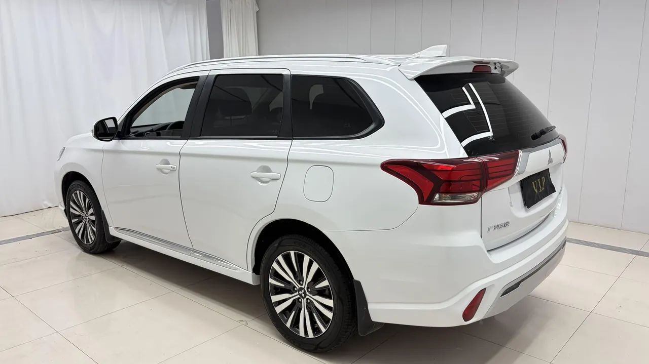 Mitsubishi 2020 Outlander 2.0 Stepless Two-Drive Enjoy Edition 5-seat Automatic Gear 6