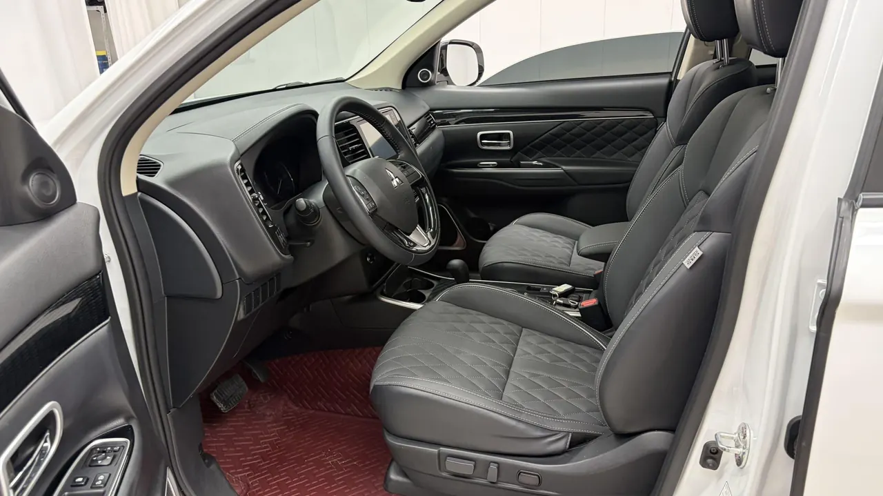 Mitsubishi 2020 Outlander 2.0 Stepless Two-Drive Enjoy Edition 5-seat Automatic Gear 7