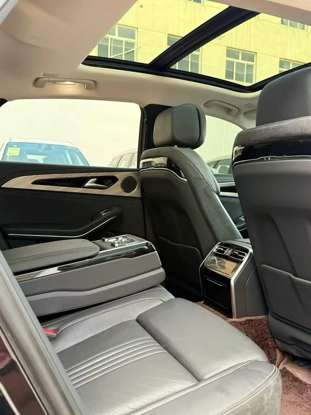 HongQi 2020 H9 48V 2.0T Zhilian Qi Chang Edition Automatic Gear 8