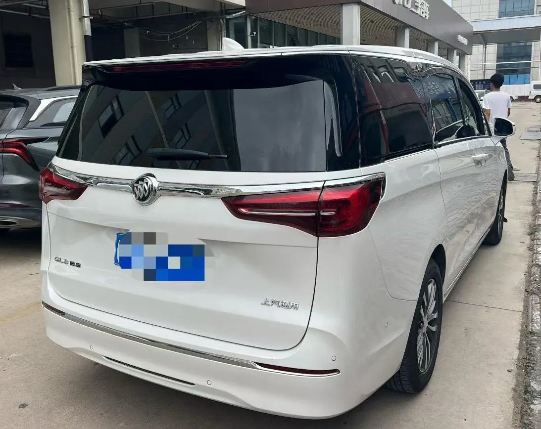 Buick 2023 GL8 ES Lu Zun 48V 2.0T 653T Exclusive Automatic Gear 2