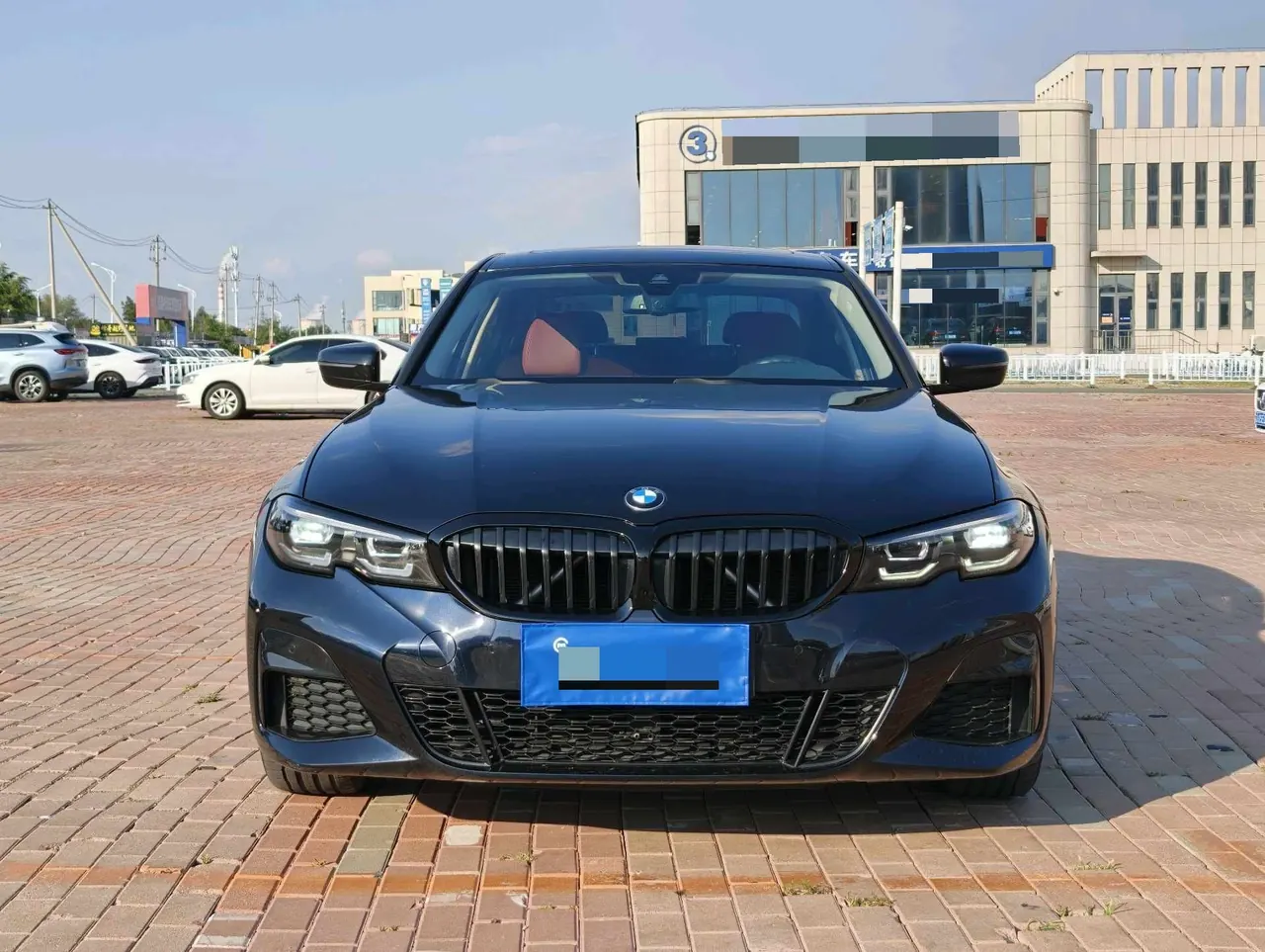 BMW 3 Series 2022 325i 2.0T M Sports Obsidian Night Suit Automatic Gear 2