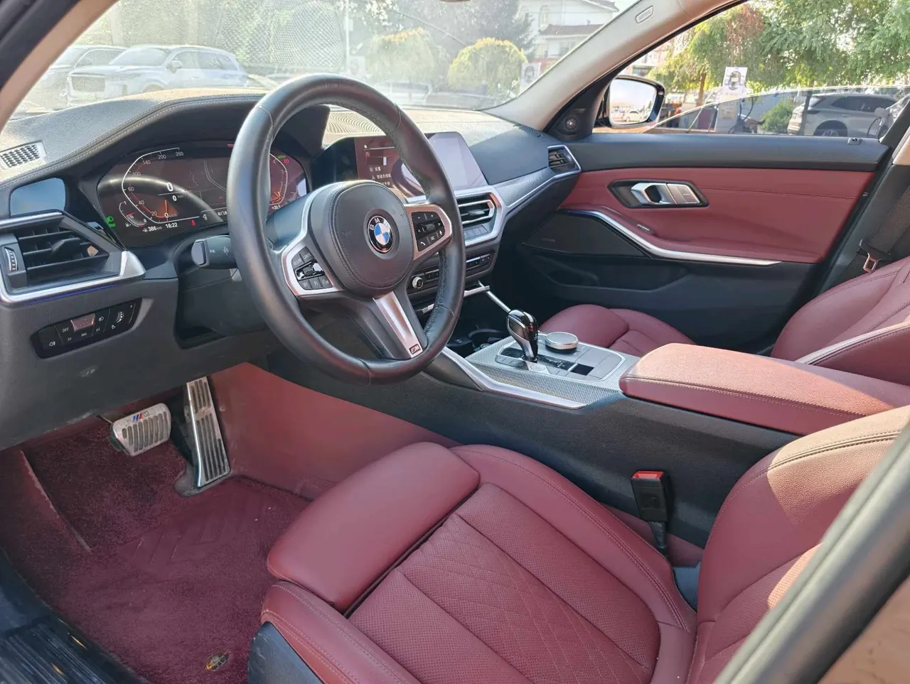 BMW 3 Series 2022 325i 2.0T M Sports Obsidian Night Suit Automatic Gear 4