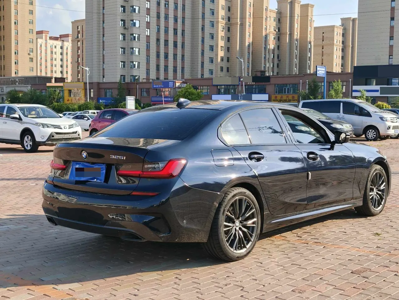 BMW 3 Series 2022 325i 2.0T M Sports Obsidian Night Suit Automatic Gear 7