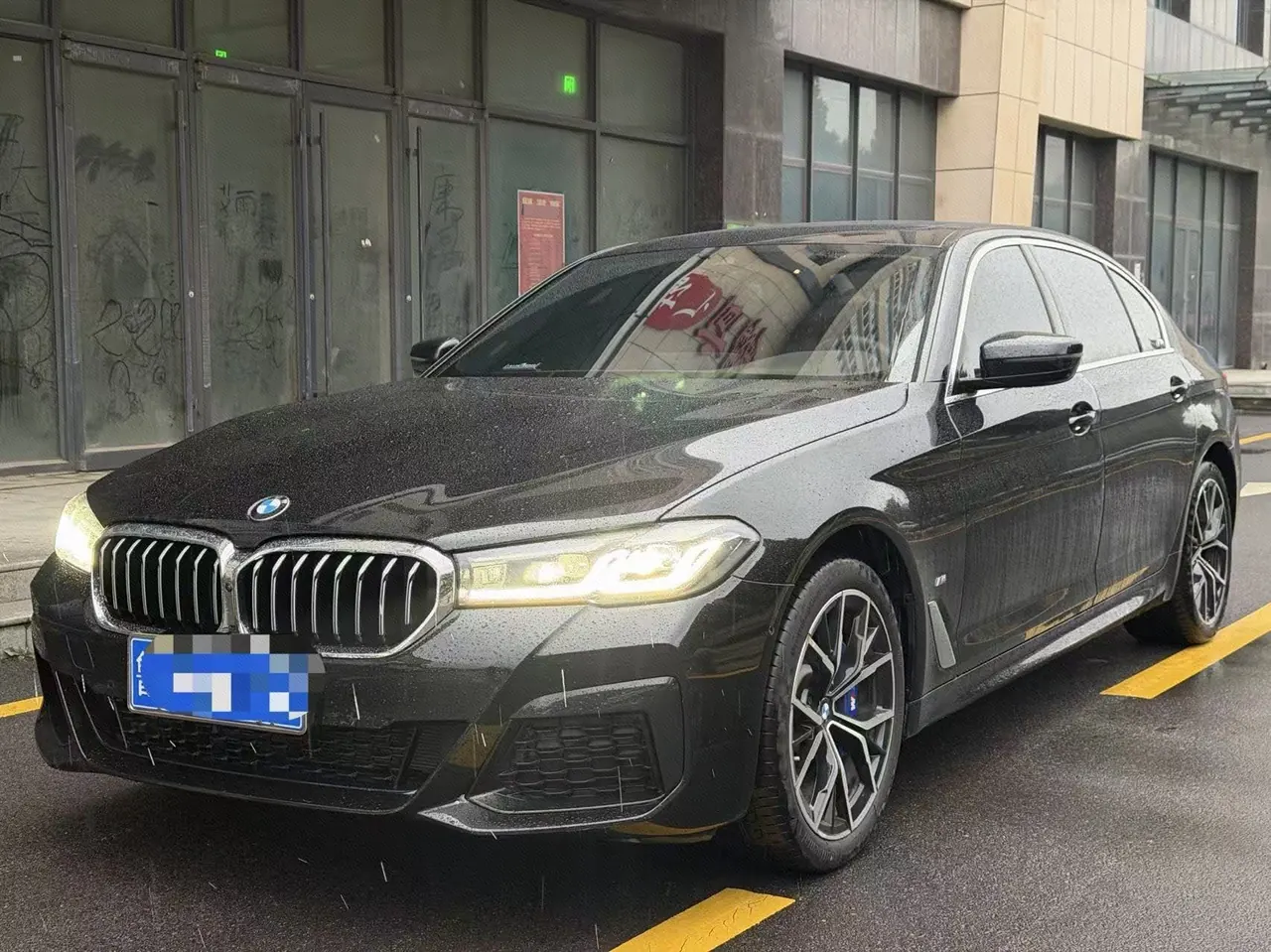 打开图片灯箱:BMW 5 Series 2022 530Li 2.0T Exclusive M Sports Suit (Modified) Automatic Gear