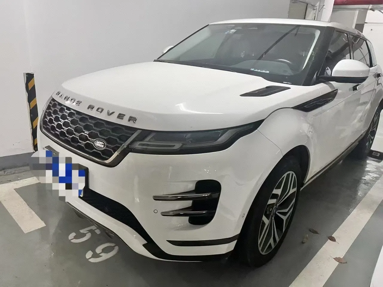 打开图片灯箱:Land Rover 2021 Range Rover Aurora L 48V 2.0T 200PS R-Dynamic Standard Elite Automatic Gear
