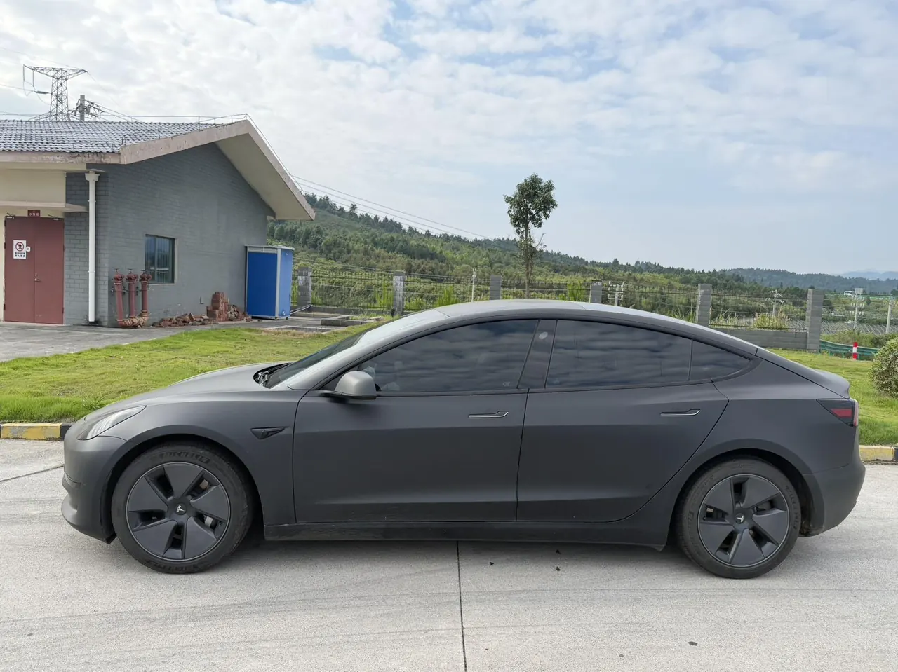 Tesla 2022 Model 3 rear-wheel drive version of automatic transmission 2