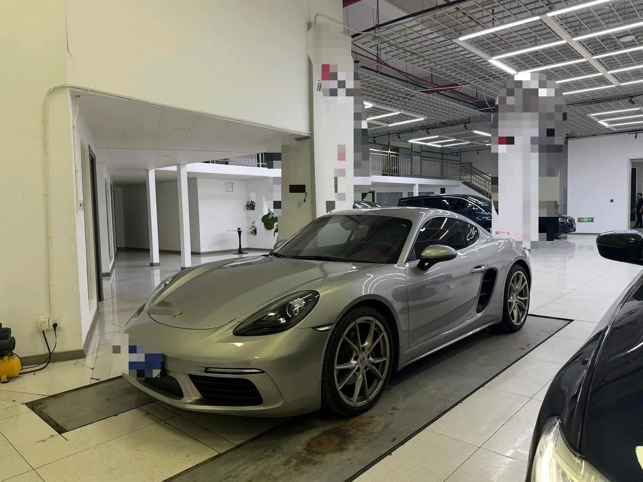 Open image lightbox: Porsche 718 (Imported) 2022 718 Carman 2.0T Automatic