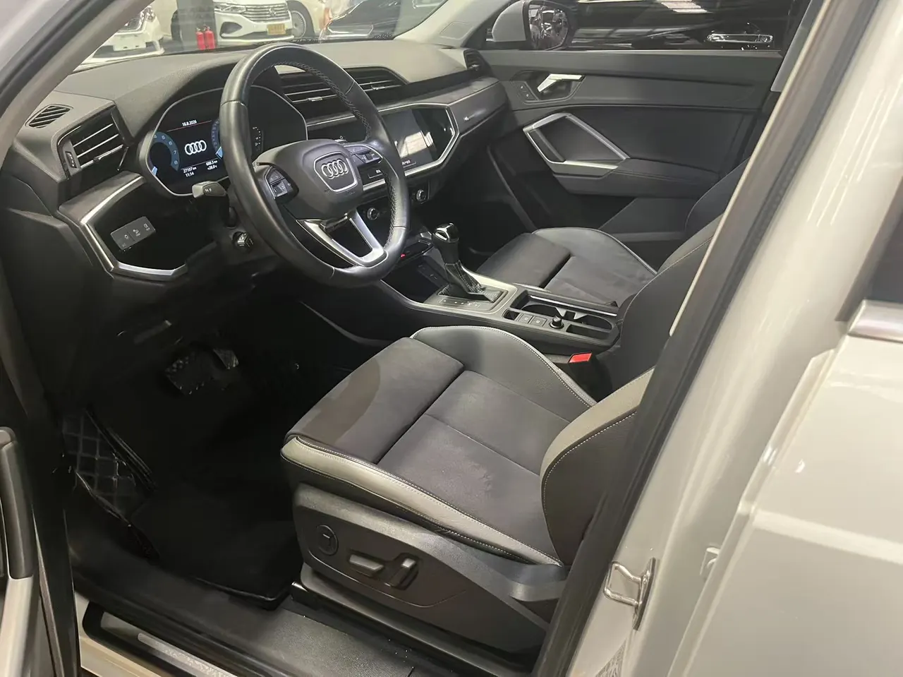 Audi 2022 Q3 1.4TFSI 35TFSI Aggressive Dynamic Automatic 2