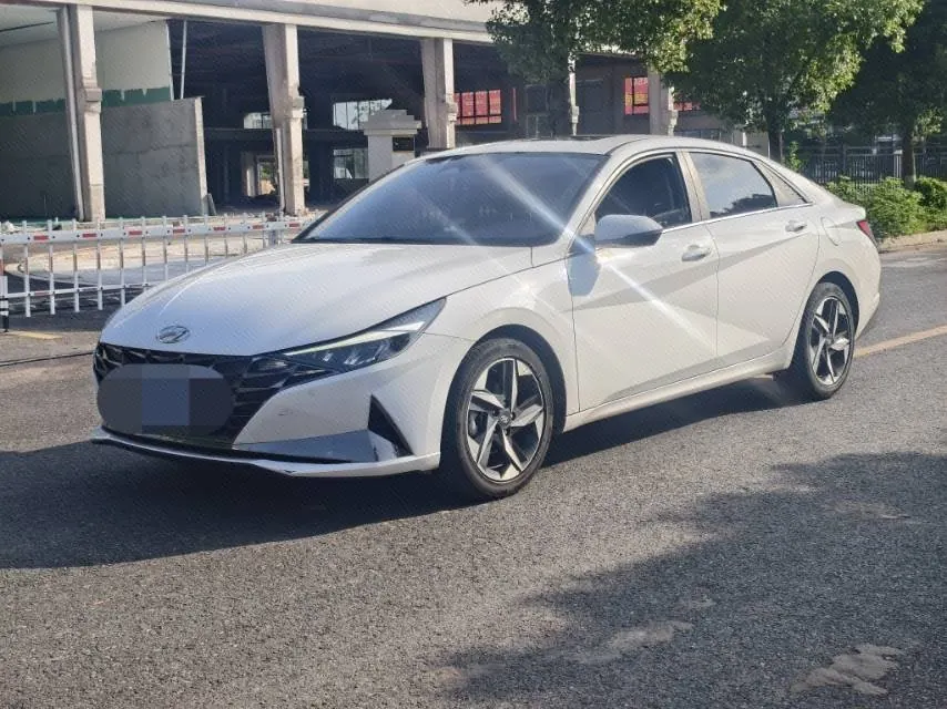 打开图片灯箱:Hyundai 2022 Elantra -3-compartment 1.5 stepless LUX premium automatic gear