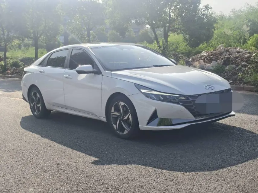 Hyundai 2022 Elantra -3-compartment 1.5 stepless LUX premium automatic gear 2
