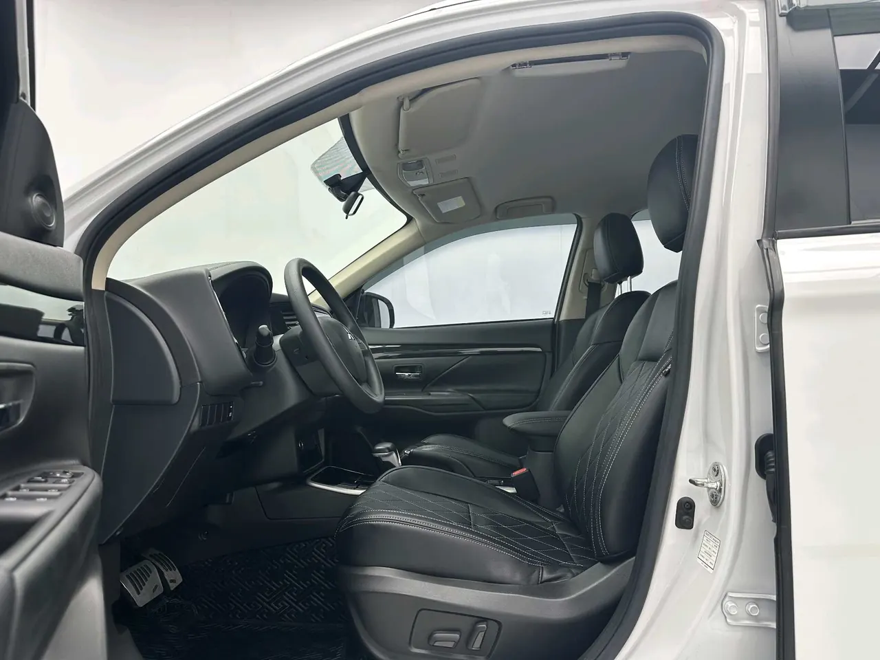 Mitsubishi 2021 Outlander 2.0 Stepless Two-Drive Smooth Edition 5-seat (Changed) Automatic Gear 5